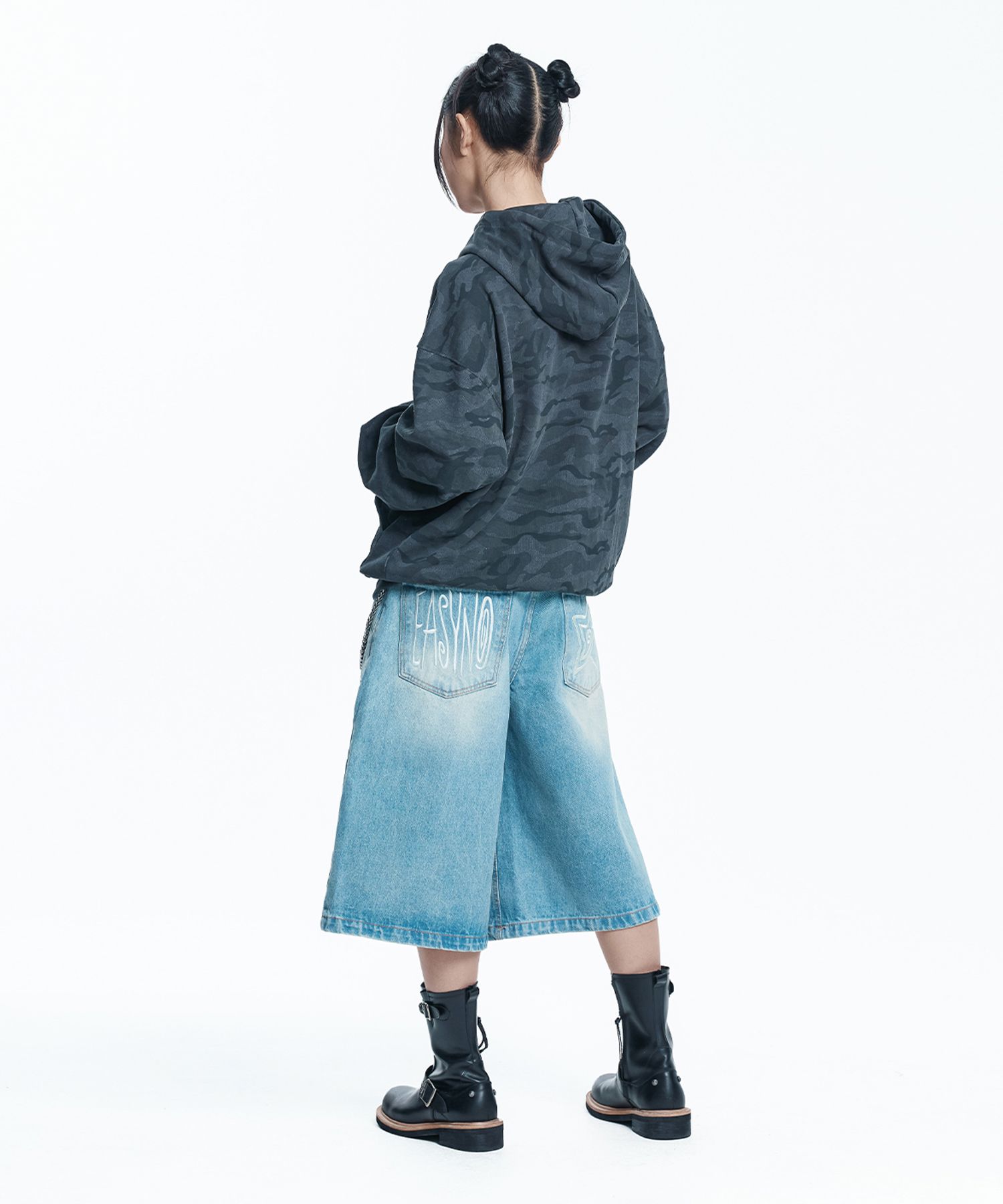 デニム・ジーパン [EASY NO EASY] STAR CROPPED DENIM BERMUDA SHORTS MUSINSA | EASY NO EASY Star 8-part denim bermuda pants - black