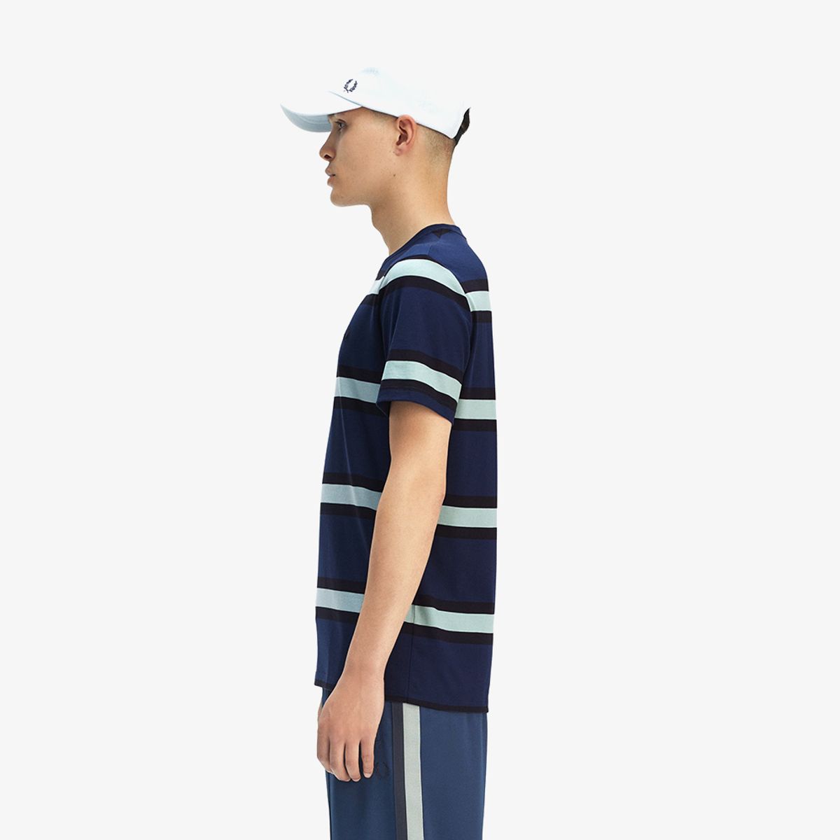 프레드페리(FRED PERRY) [Sport] 볼드 스트라이프 티셔츠 - 테니스 블루 AFPM2519852-X86