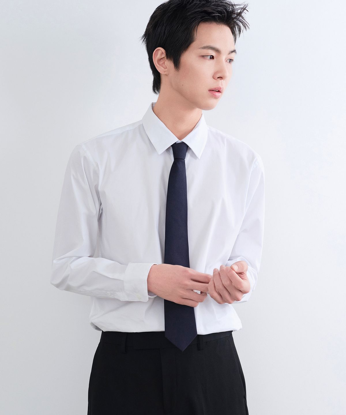 무신사 스탠다드(MUSINSA STANDARD) 실크 솔리드 넥타이 [다크 네이비]