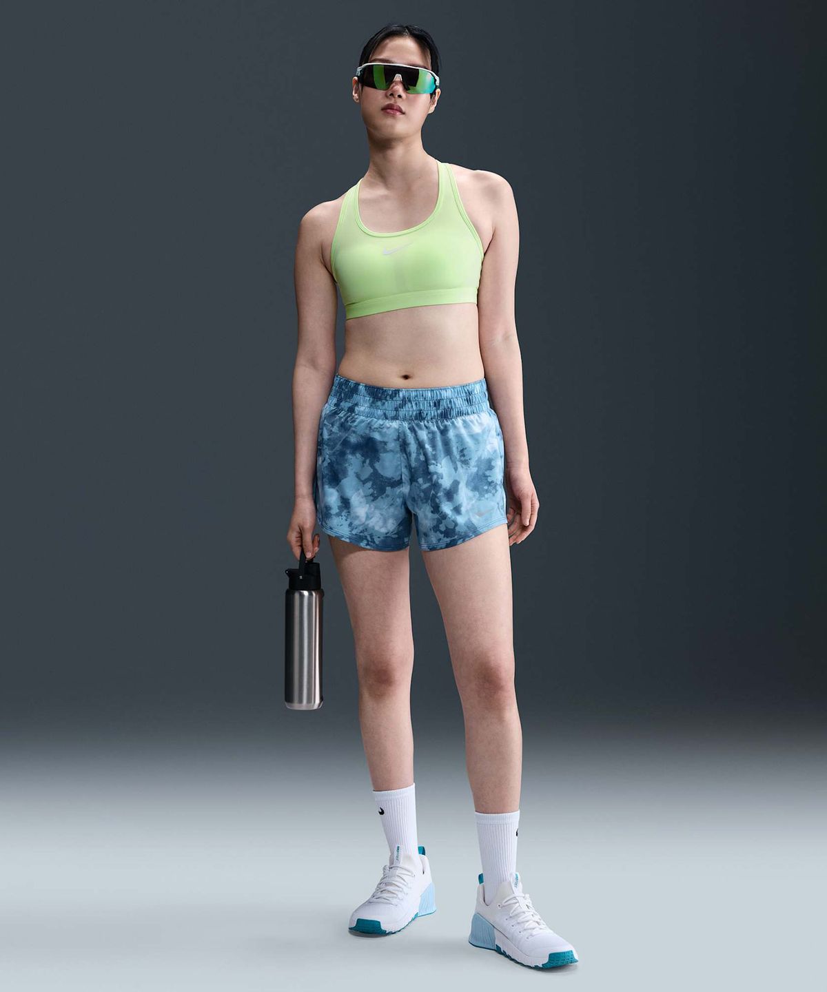 나이키(NIKE) 스우시 미디엄 서포트 패드 스포츠 브라 W - 배얼리 볼트:화이트 / DX6822-701