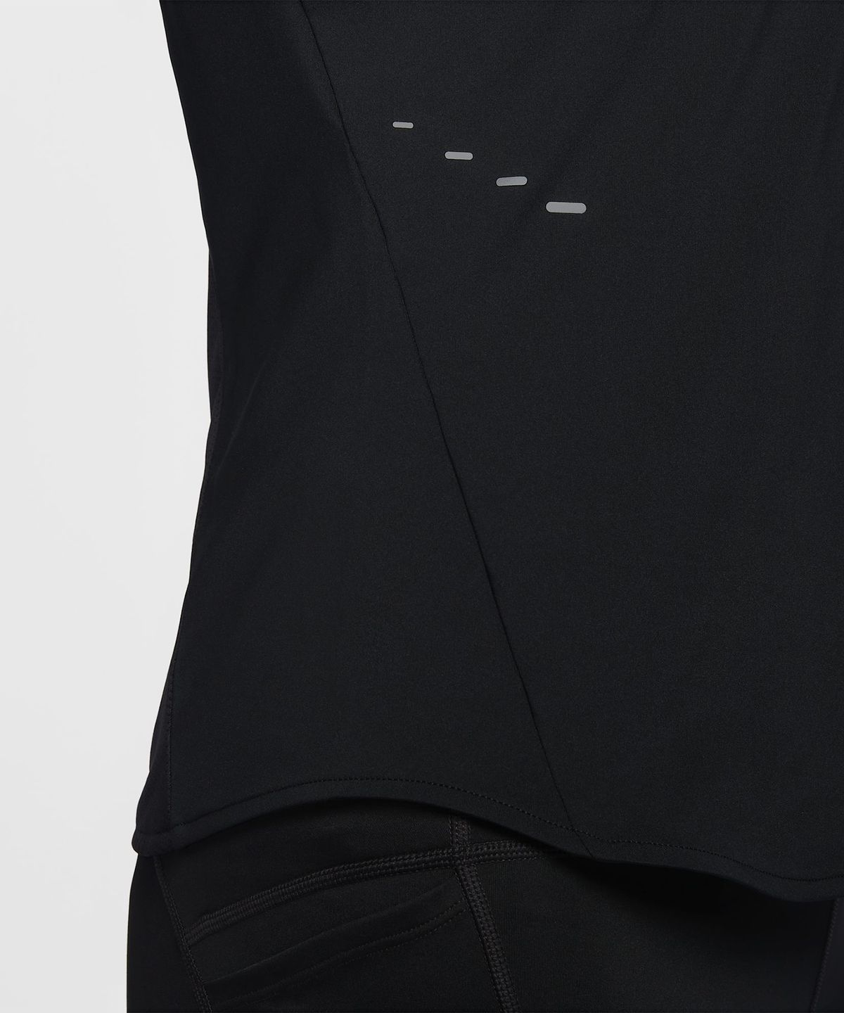 나이키(NIKE) 스위프트 드라이 핏 반소매 러닝 탑 W - 블랙 / HM9699-010
