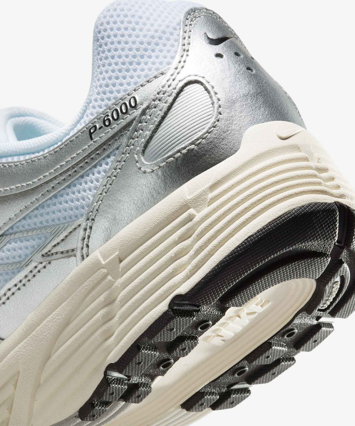 나이키(NIKE) P-6000 M - 화이트:메탈릭 실버:플랫 실버:블랙 / CD6404-105