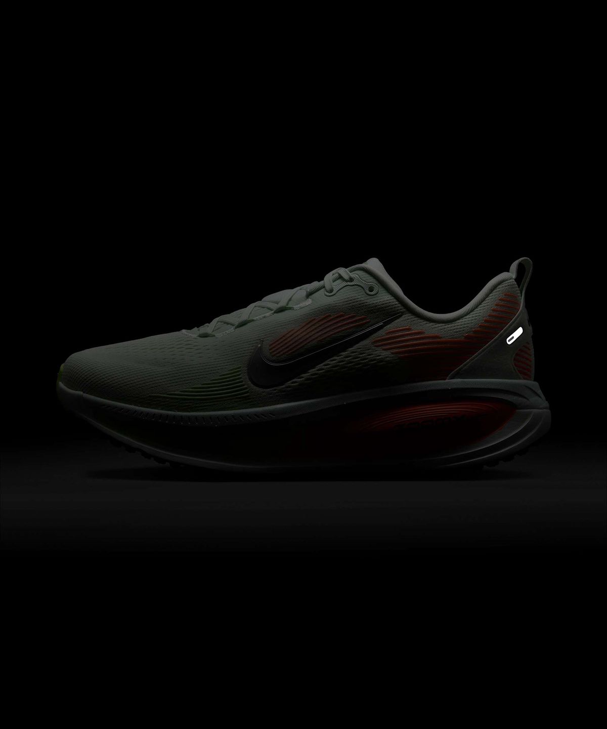 나이키(NIKE) 보메로 18 M - 배얼리 그린:하이퍼 크림슨:배얼리 볼트:메탈릭 실버 / HM6803-300