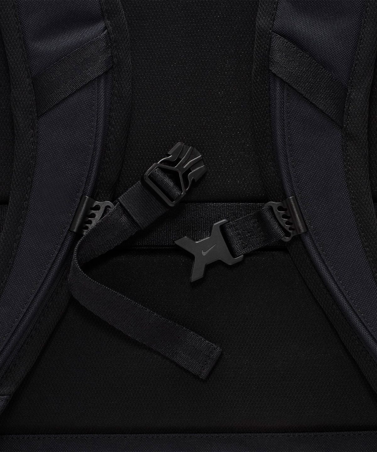 나이키(NIKE) 유틸리티 스피드 백팩(27L) - 블랙:화이트 / FN4106-010