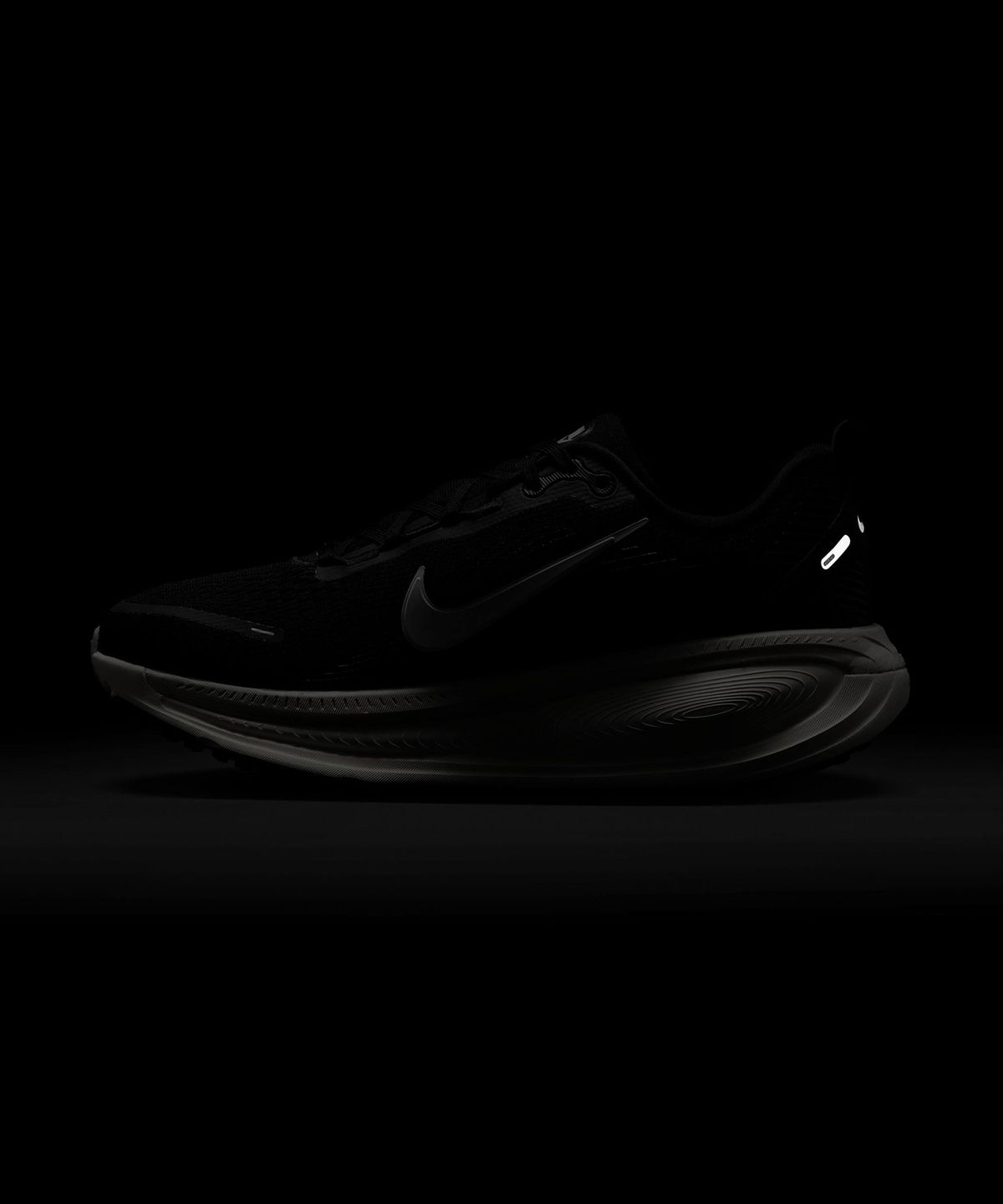 나이키(NIKE) 보메로 18 W - 블랙:코코넛 밀크:라이트 아이언 오어:서밋 화이트 / HM6804-005