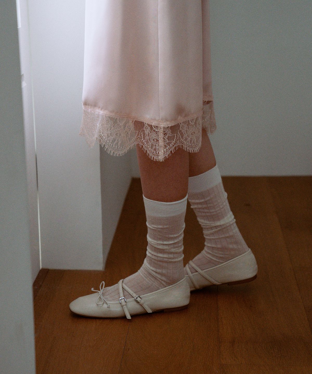 라메레이(LAMEREI) Layered Lace Dress[LMBESPDR5803]-2color