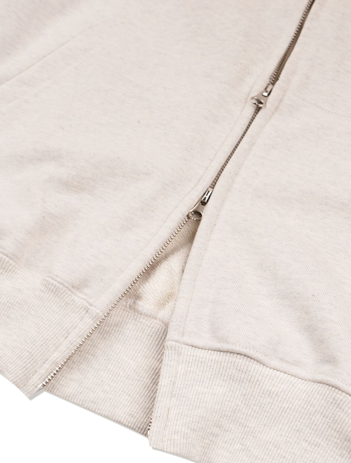 라 메종 스튜디오(LA MAISON STUDIO) UNISEX 투톤 블러 엠보로고 후드 집업 오트밀(FCF1ZP323M)