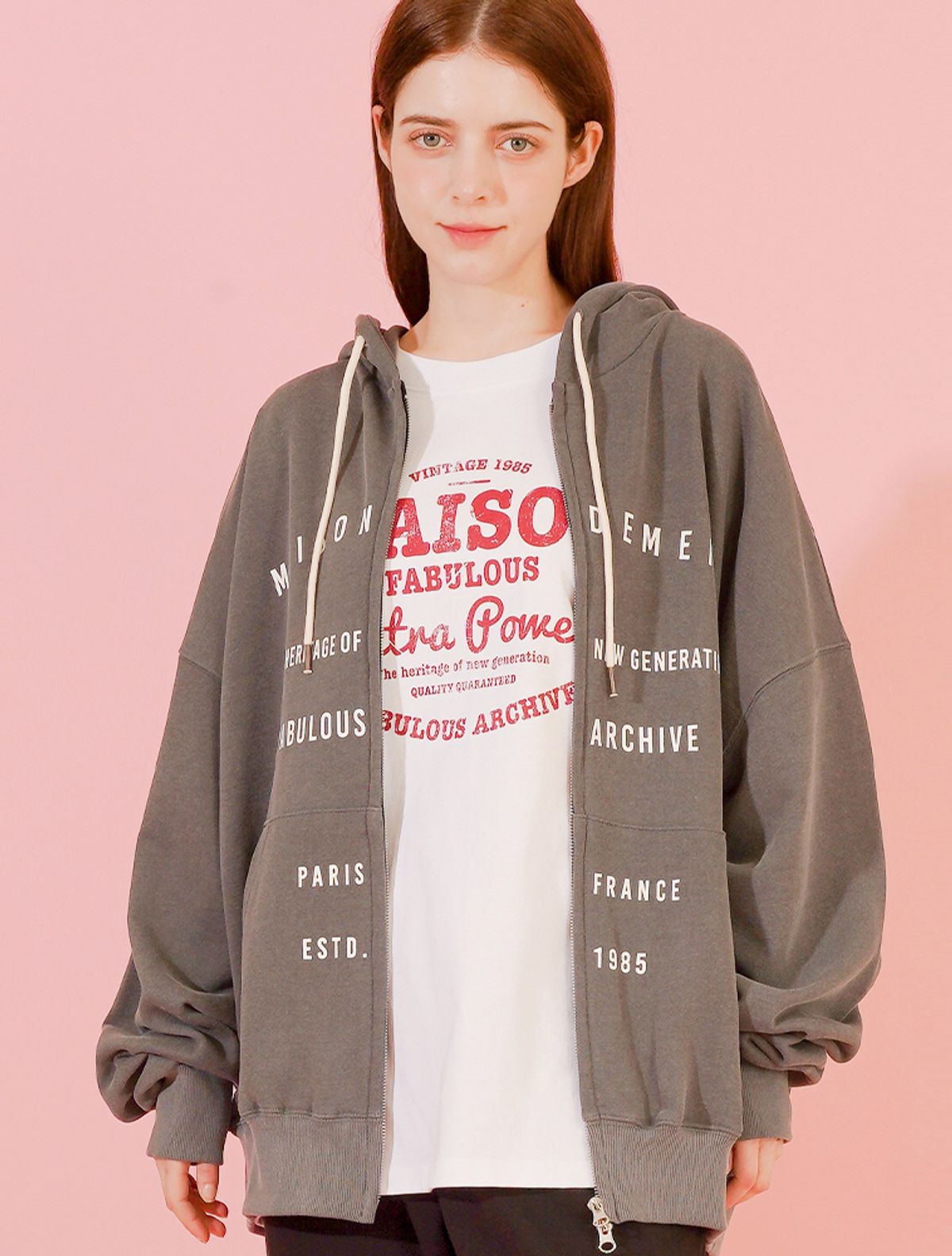 라 메종 스튜디오(LA MAISON STUDIO) UNISEX 빈티지 로고 피그먼트 후드 집업 차콜(FCF1ZP324M)