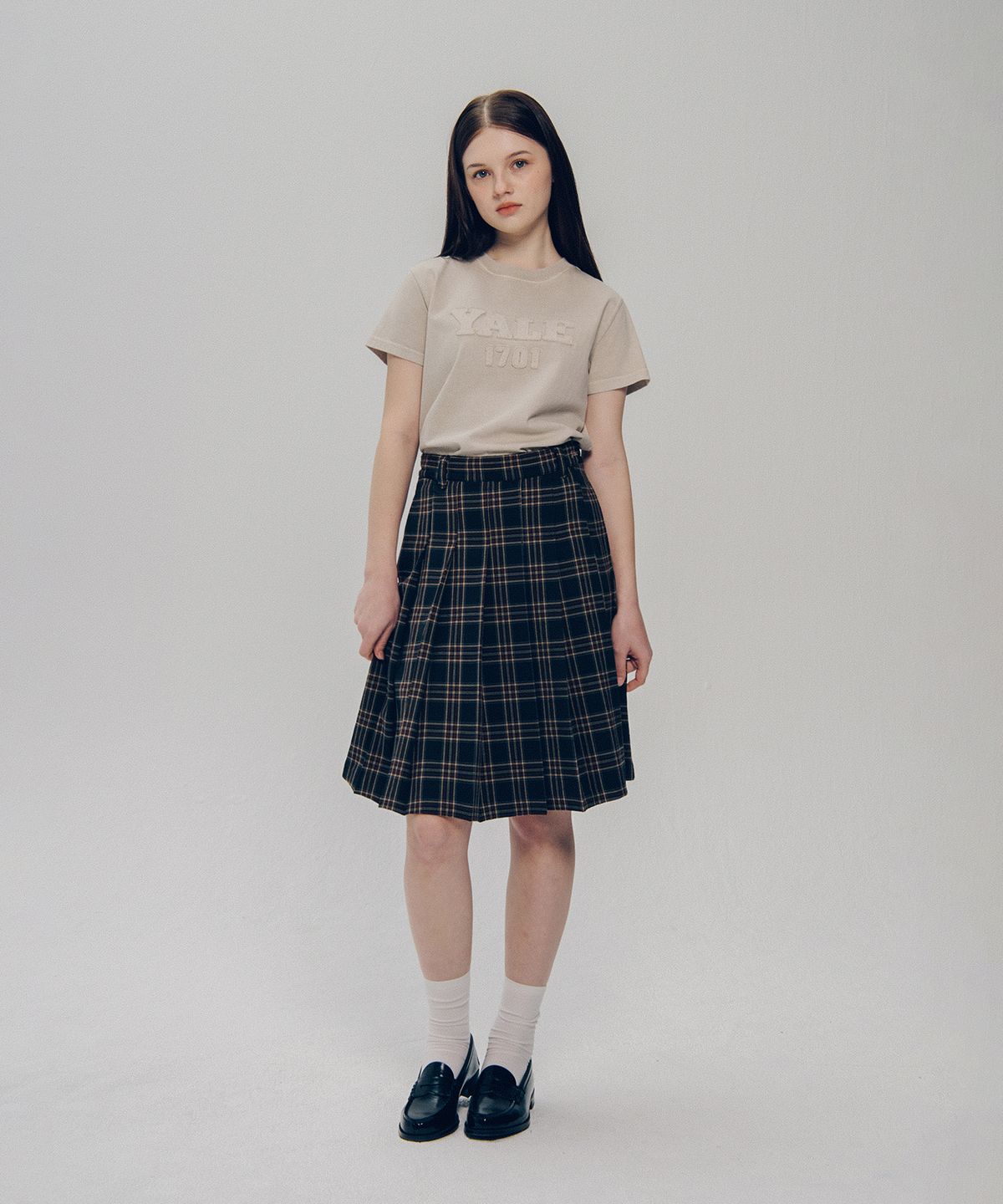 예일(YALE) 우먼즈 피그먼트 아플리케 티셔츠_아이보리