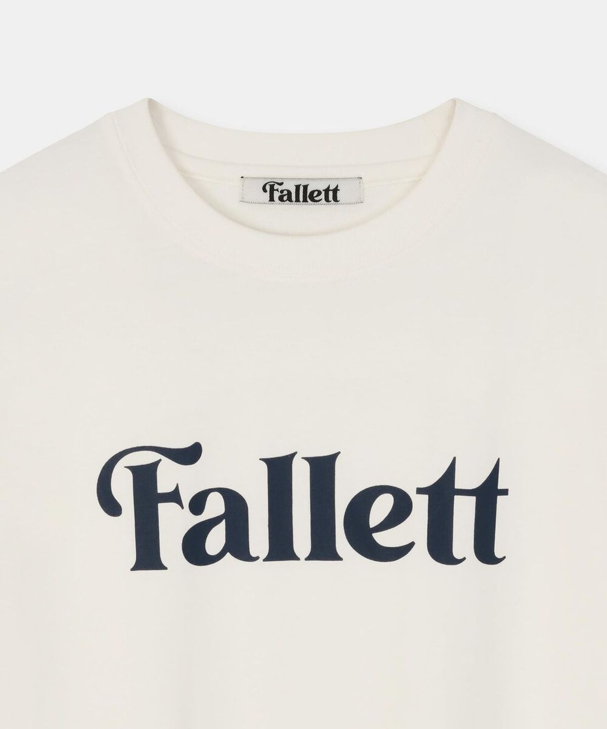 팔렛(FALLETT) 스토리 로고 에센셜 반팔티 화이트