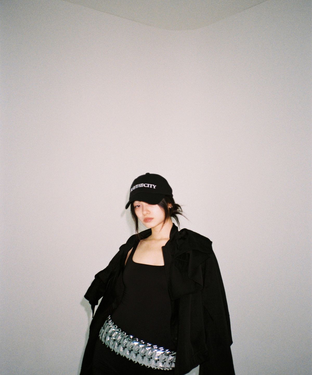 트웬티에잇(TWENTYEIGHT) Twenty Eight Rave and the city Ballcap [Black]