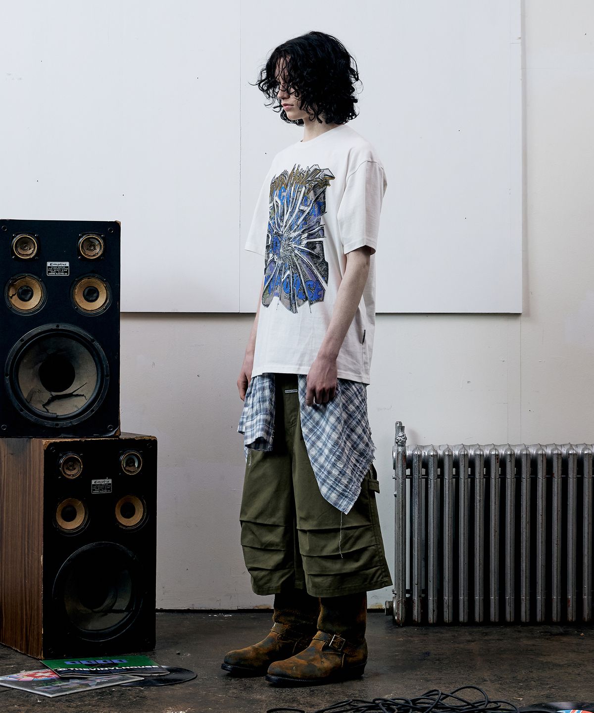 더바이닐하우스(THEVINYLHOUSE) THREE-QUARTER DART PANTS KHAKI