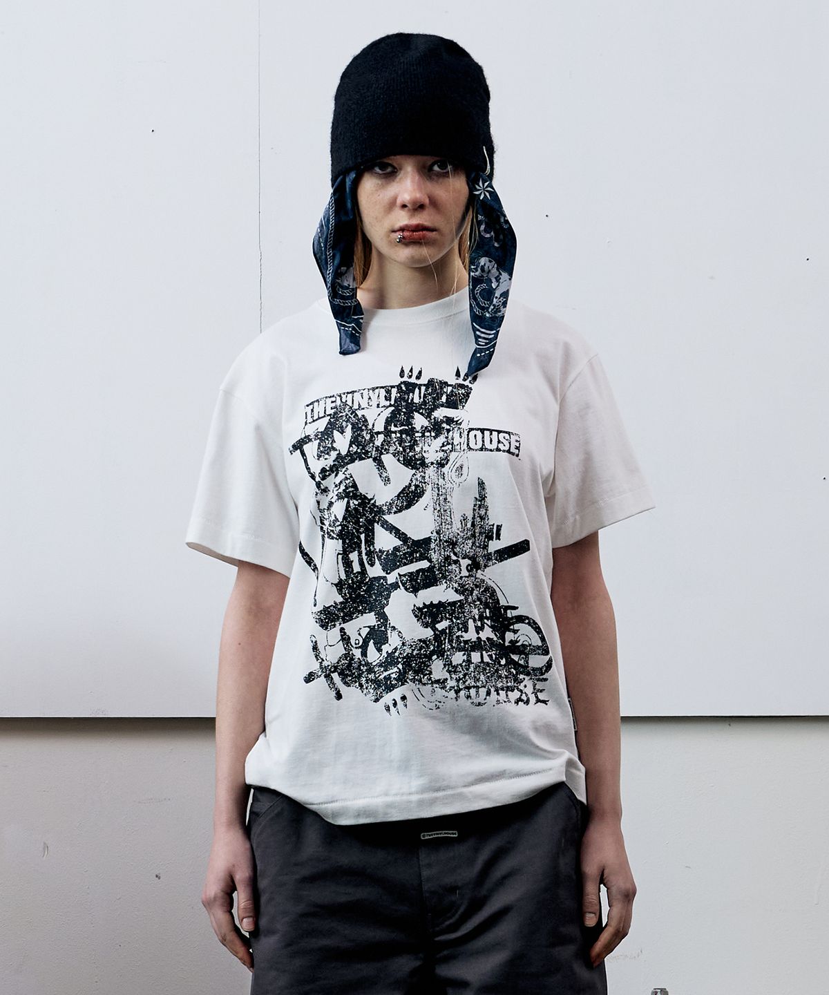 더바이닐하우스(THEVINYLHOUSE) VINTAGE DRAWING TEE WHITE