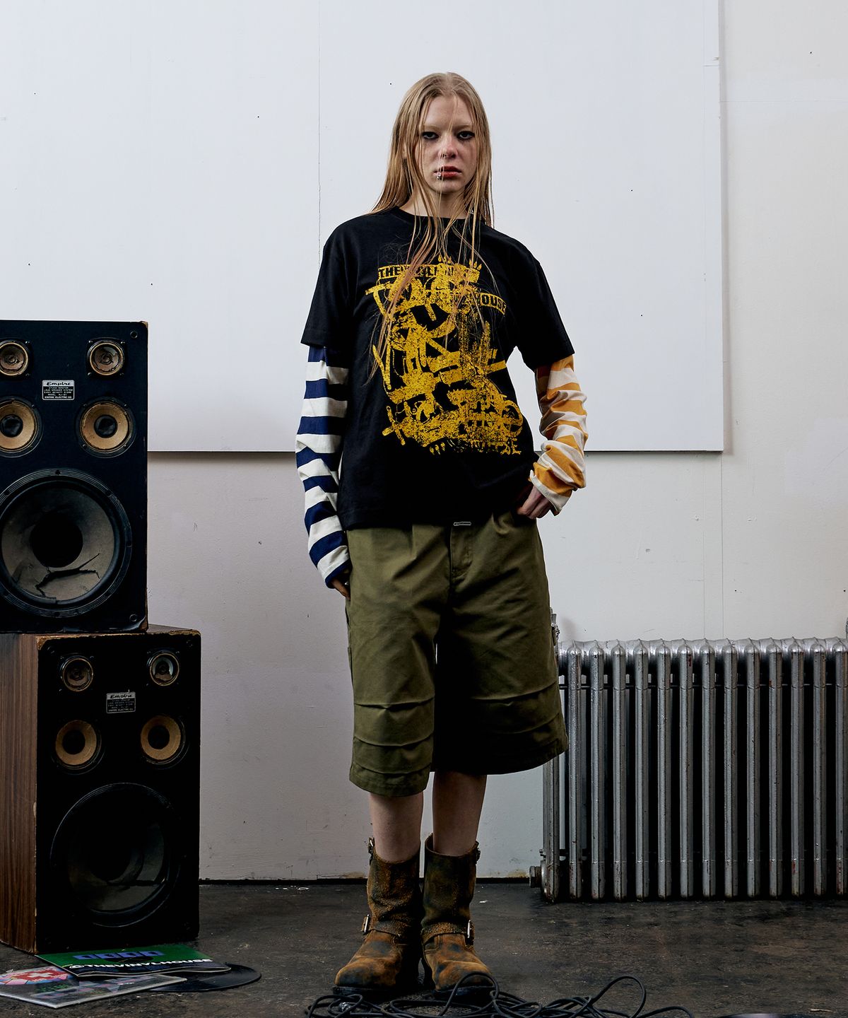 더바이닐하우스(THEVINYLHOUSE) VINTAGE DRAWING TEE BLACK