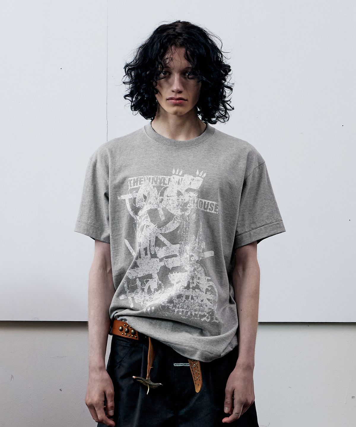 더바이닐하우스(THEVINYLHOUSE) VINTAGE DRAWING TEE GREY