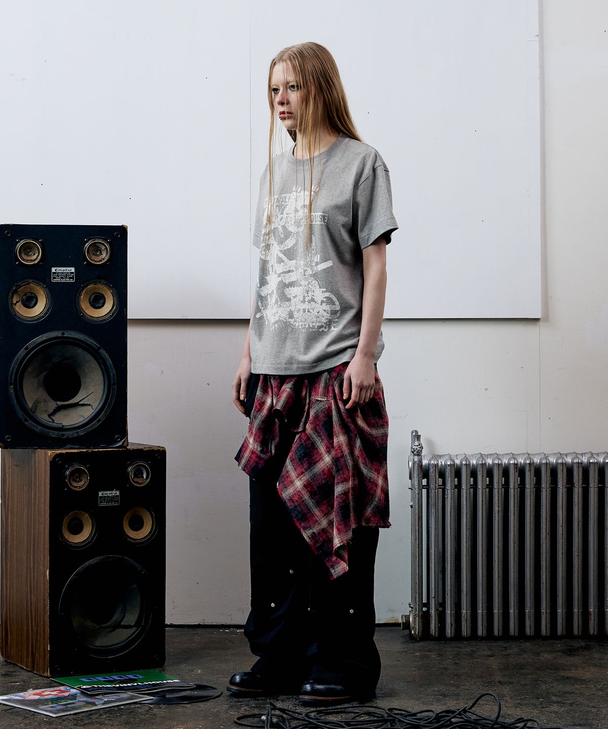더바이닐하우스(THEVINYLHOUSE) VINTAGE DRAWING TEE GREY