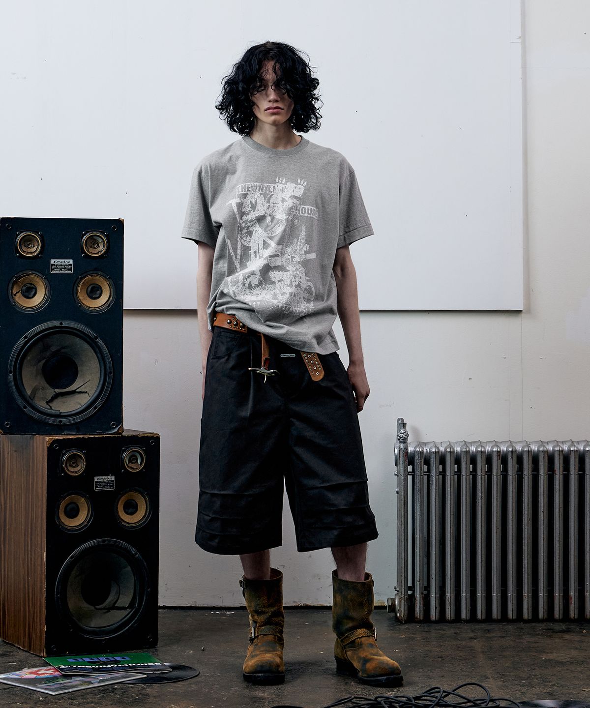 더바이닐하우스(THEVINYLHOUSE) VINTAGE DRAWING TEE GREY
