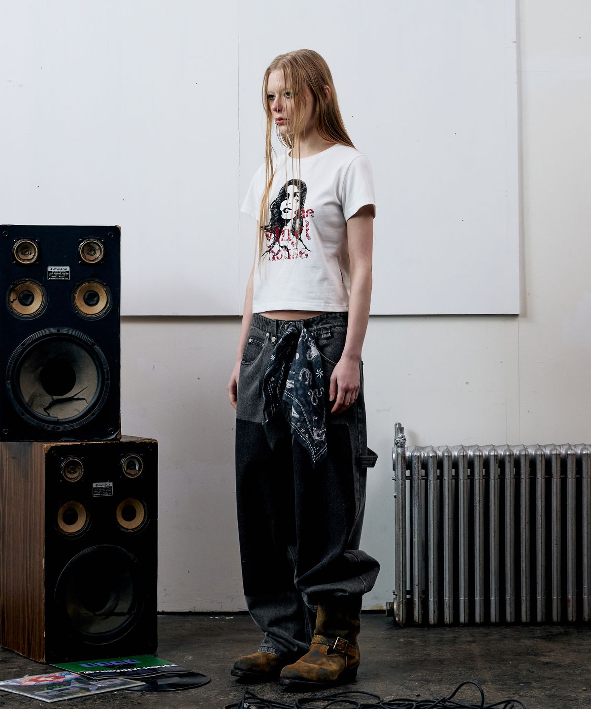 더바이닐하우스(THEVINYLHOUSE) VINTAGE WOMAN TEE WHITE