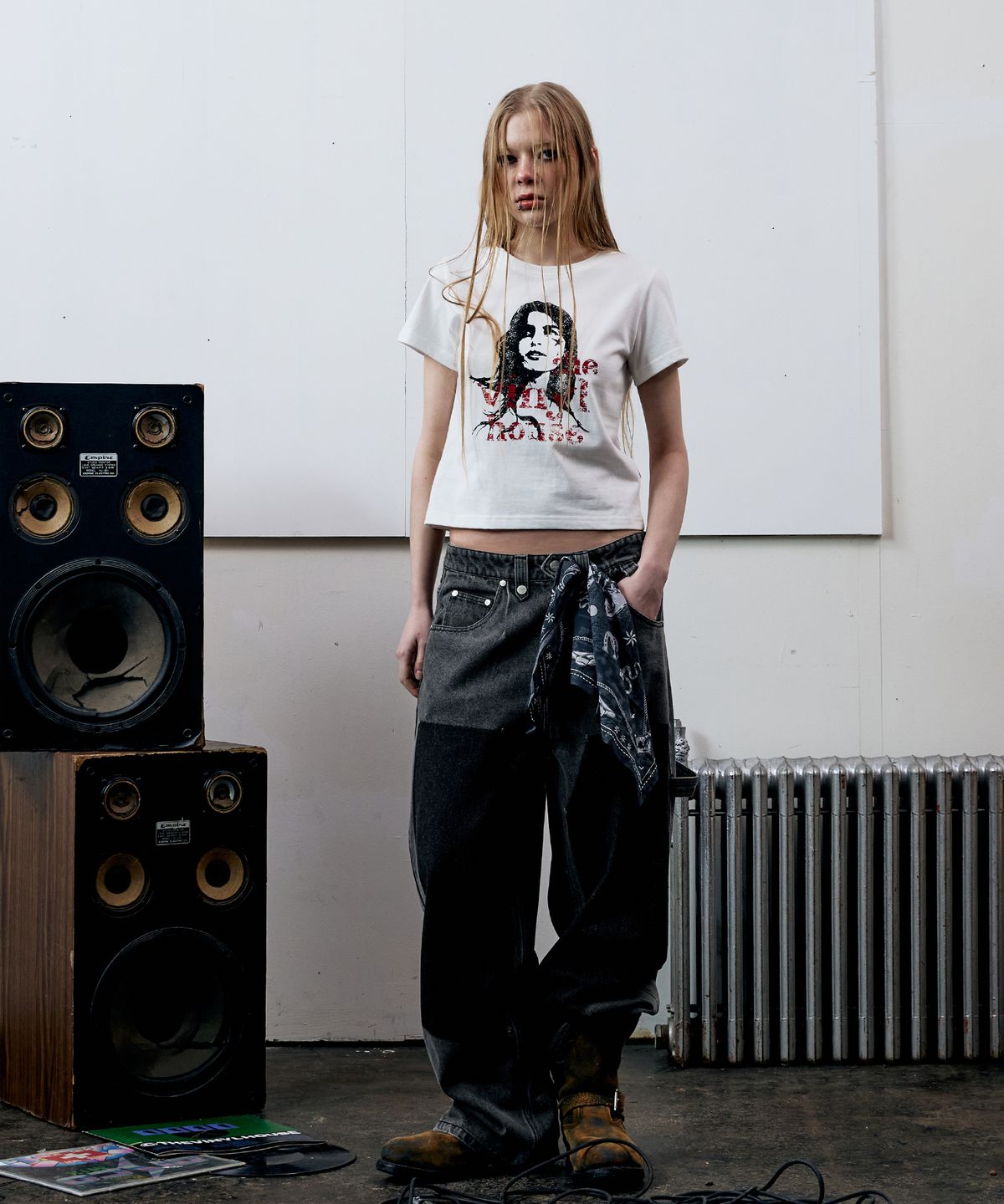 더바이닐하우스(THEVINYLHOUSE) VINTAGE WOMAN TEE WHITE