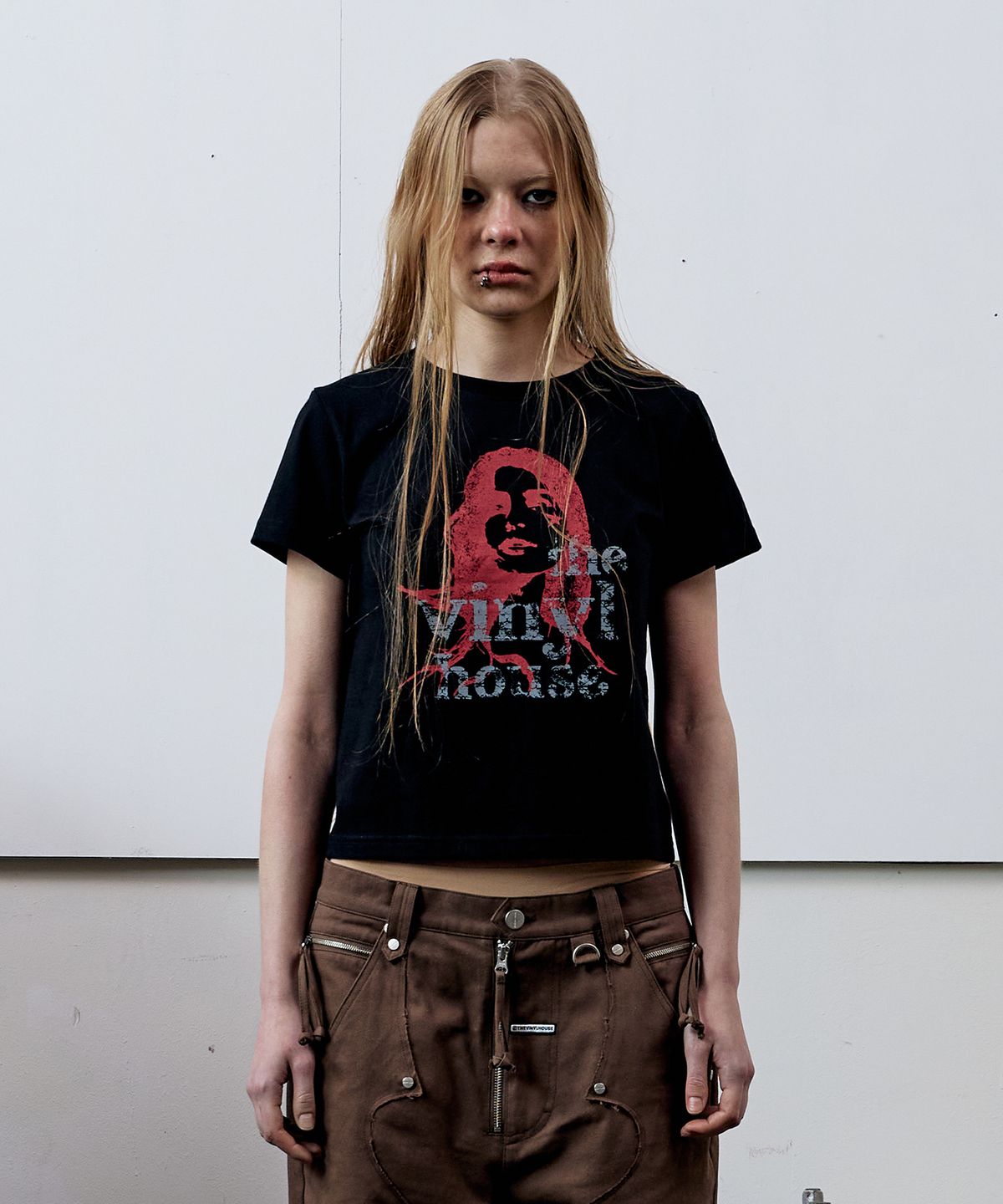 더바이닐하우스(THEVINYLHOUSE) VINTAGE WOMAN TEE BLACK