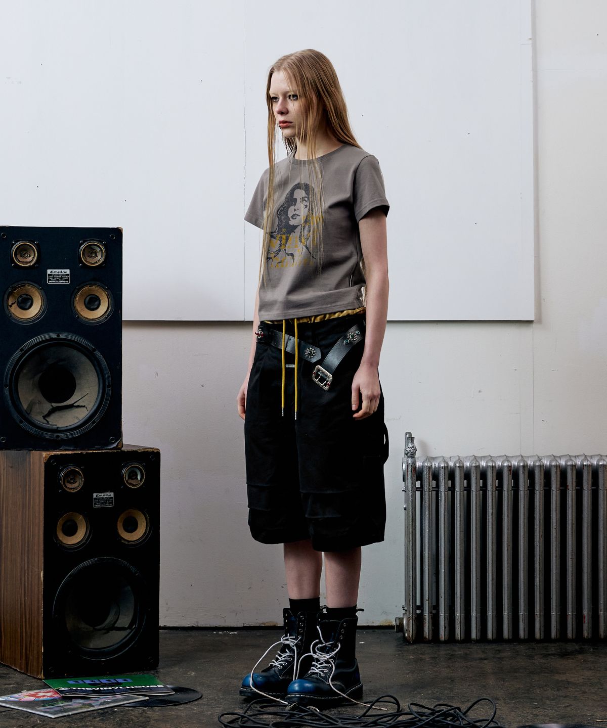 더바이닐하우스(THEVINYLHOUSE) VINTAGE WOMAN TEE MOCHA