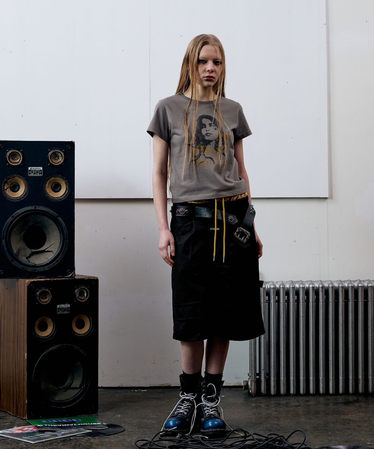 더바이닐하우스(THEVINYLHOUSE) VINTAGE WOMAN TEE MOCHA
