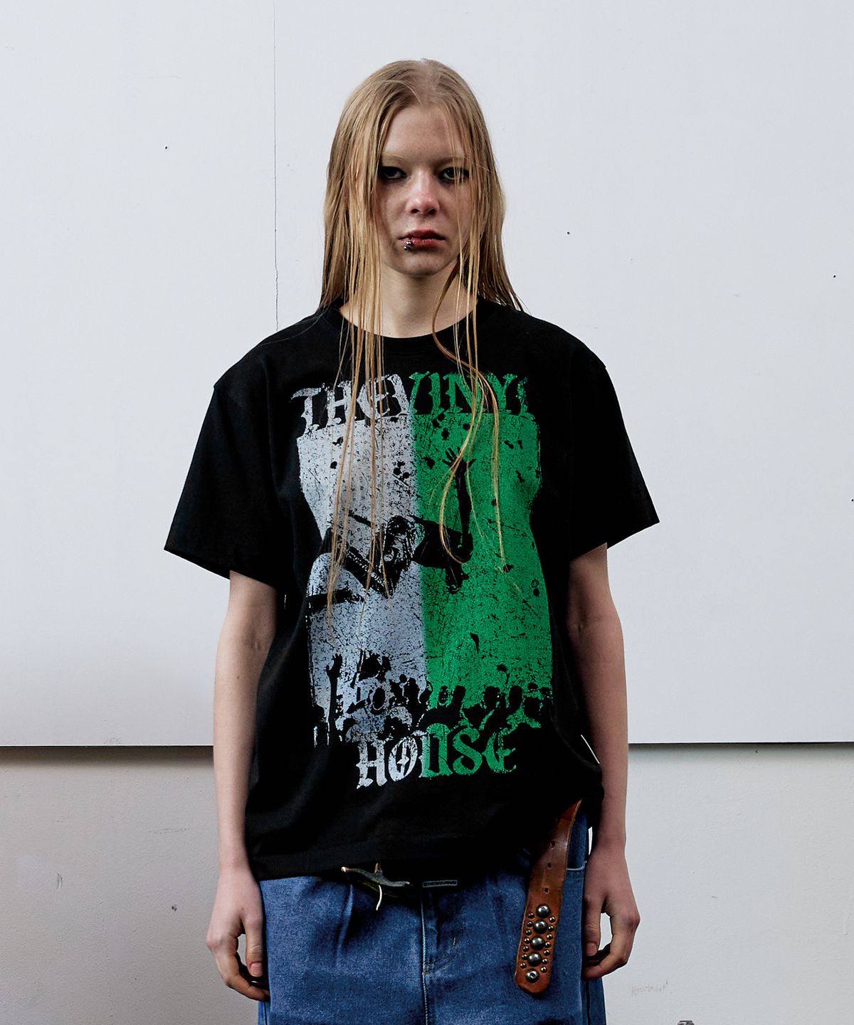 더바이닐하우스(THEVINYLHOUSE) VINTAGE POSTER TEE BLACK