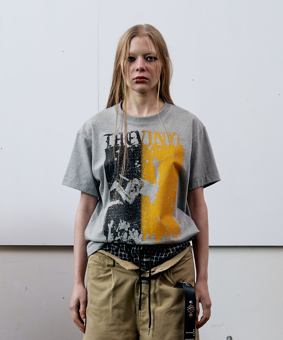 더바이닐하우스(THEVINYLHOUSE) VINTAGE POSTER TEE GREY
