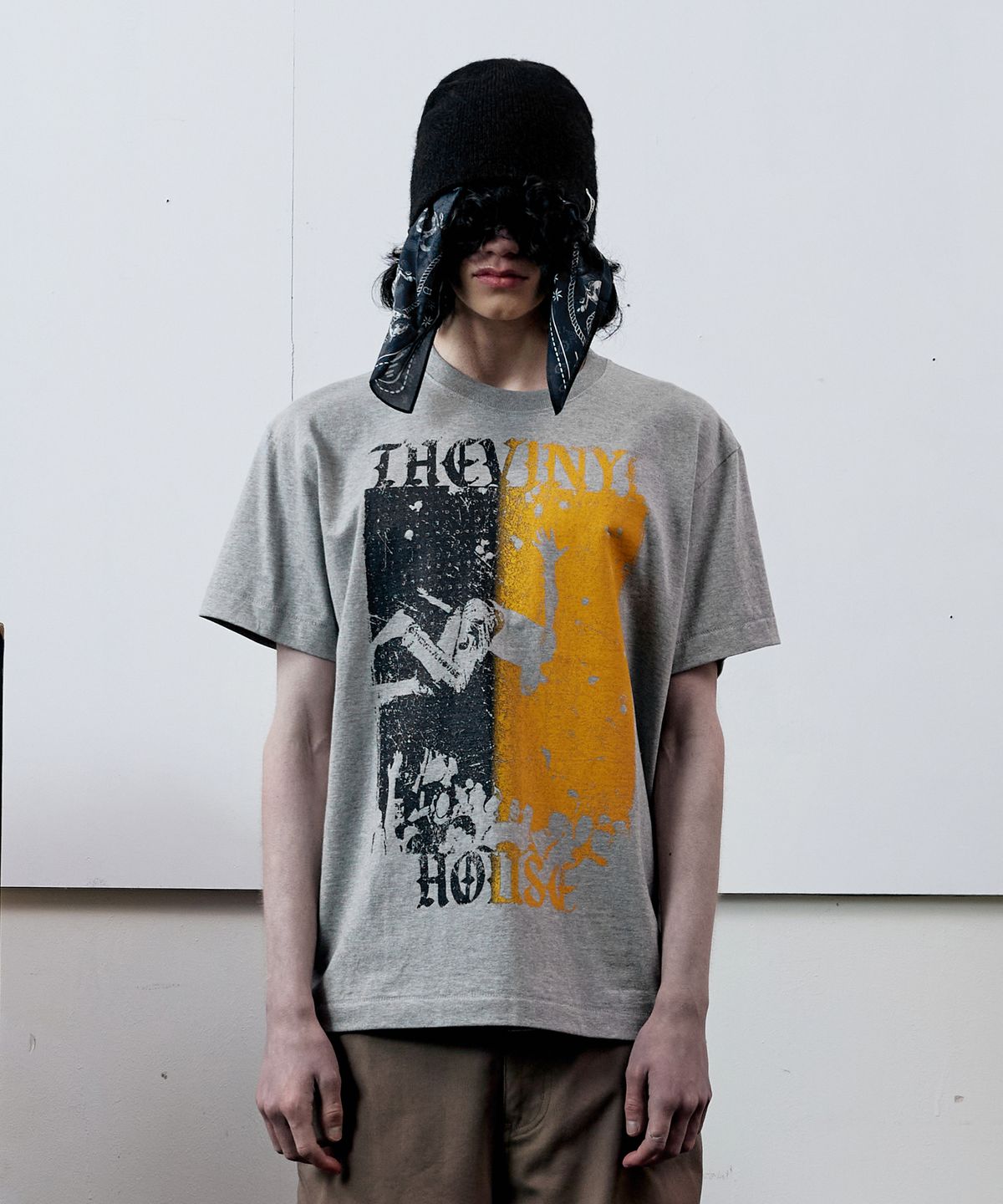 더바이닐하우스(THEVINYLHOUSE) VINTAGE POSTER TEE GREY