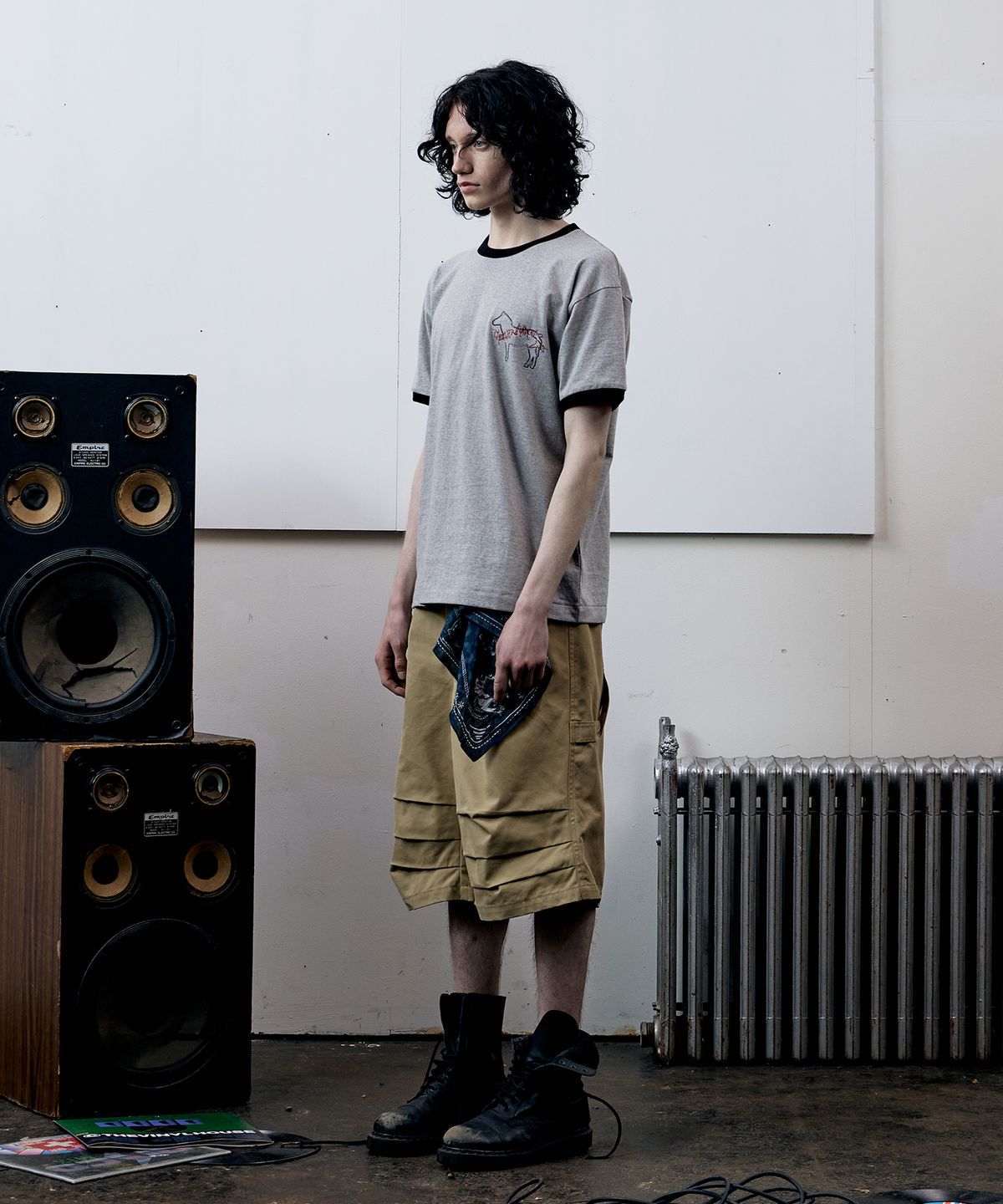 더바이닐하우스(THEVINYLHOUSE) HORSE STICKER TEE GREY