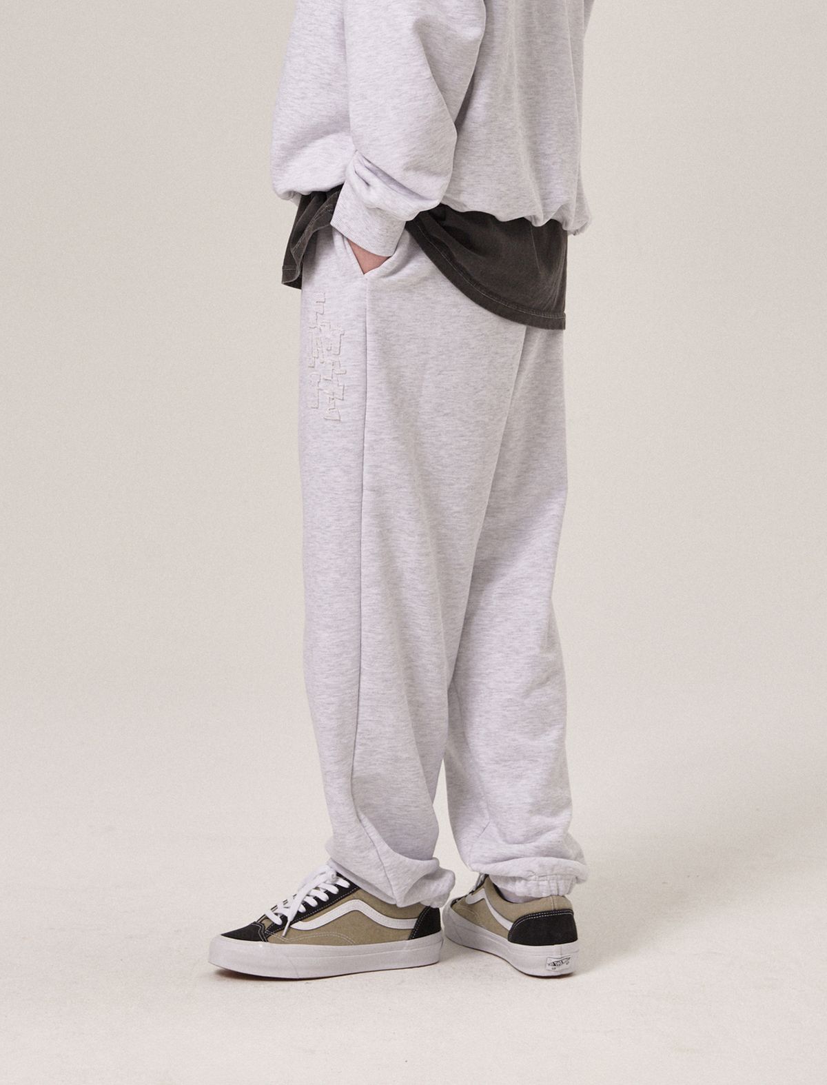 플랫웨이브 인 서울(FLATWAVE IN SEOUL) Soulu Patchwork Sweatpants Light Grey Melange