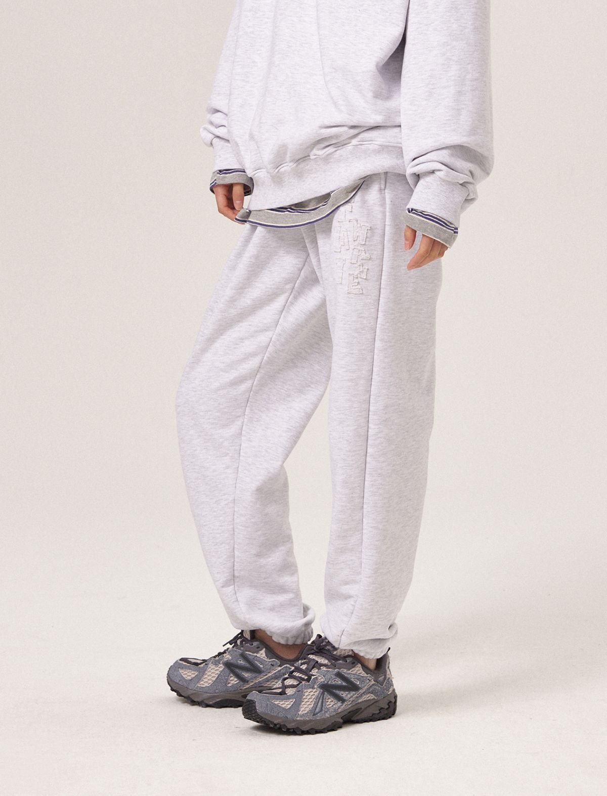 플랫웨이브 인 서울(FLATWAVE IN SEOUL) Soulu Patchwork Sweatpants Light Grey Melange
