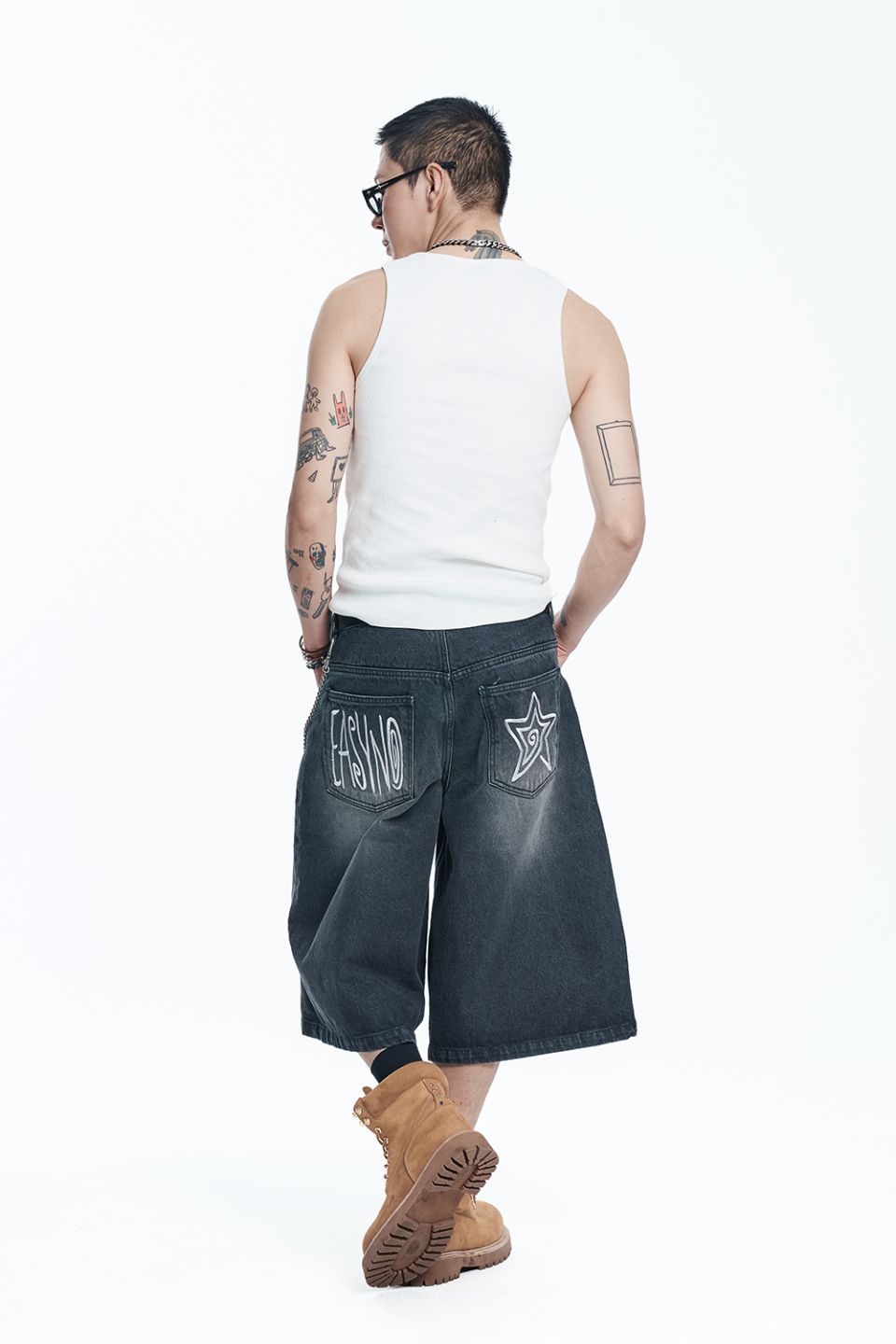 MUSINSA | EASY NO EASY Star 8-Buck Denim Bermuda Pants - Black