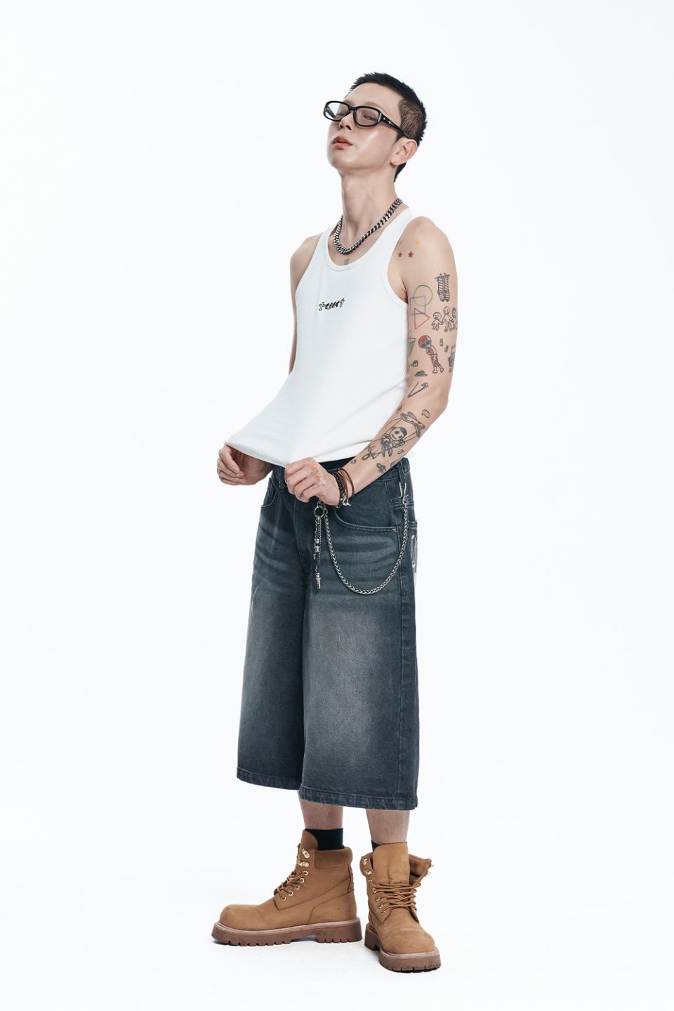 MUSINSA | EASY NO EASY Star 8-Buck Denim Bermuda Pants - Black