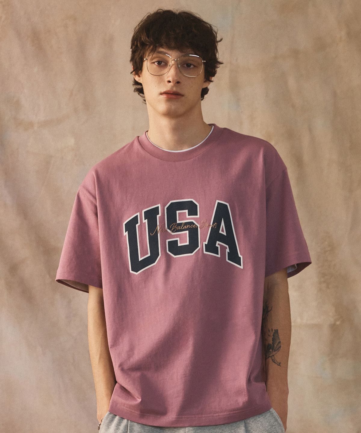 뉴발란스(NEW BALANCE) NBNEF2A053 / 남녀공용 USA 클래식 반팔티 (PINK)