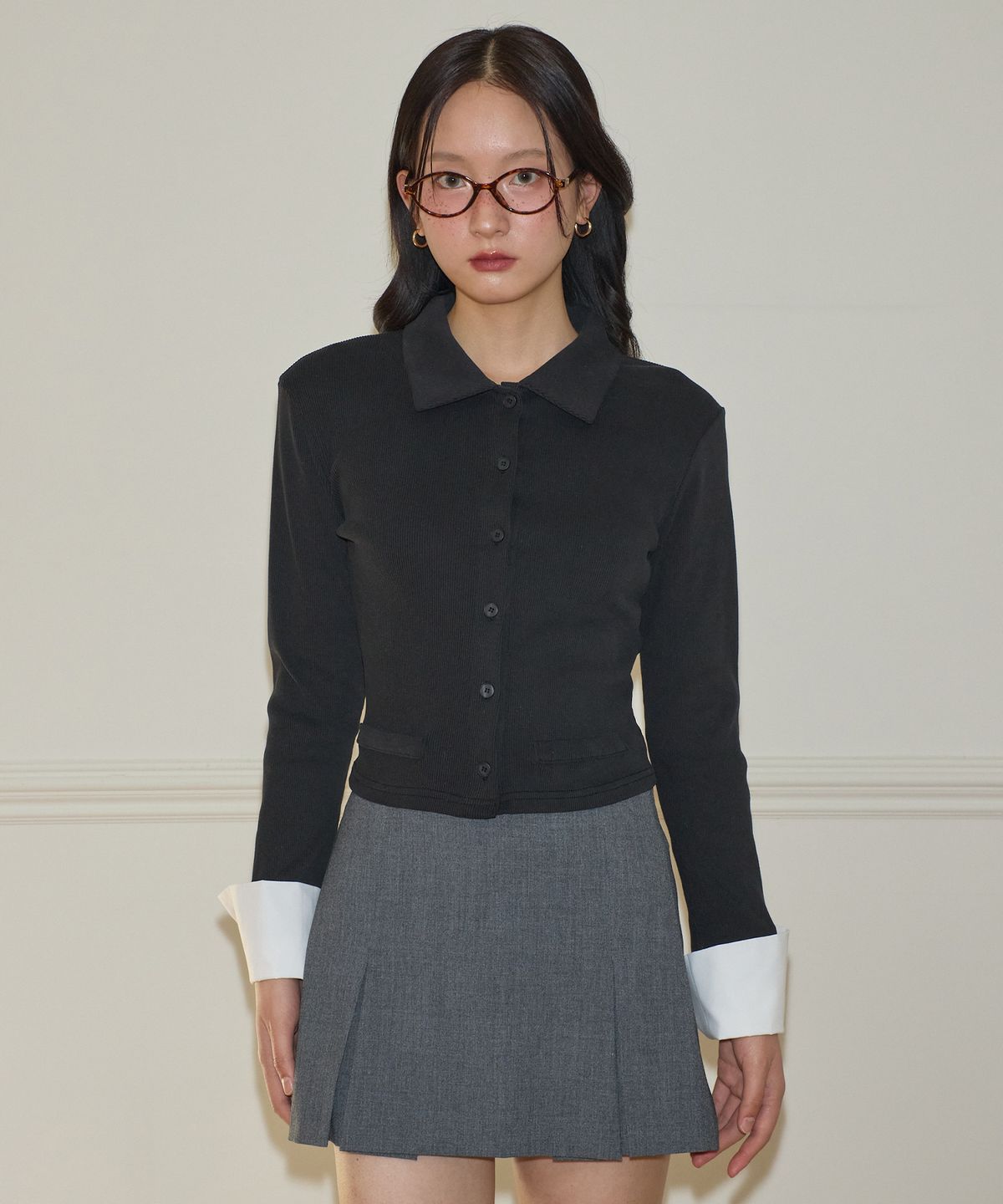 살롱 드 욘(SALON DE YOHN) Cuffs Collar Cardigan_ Black