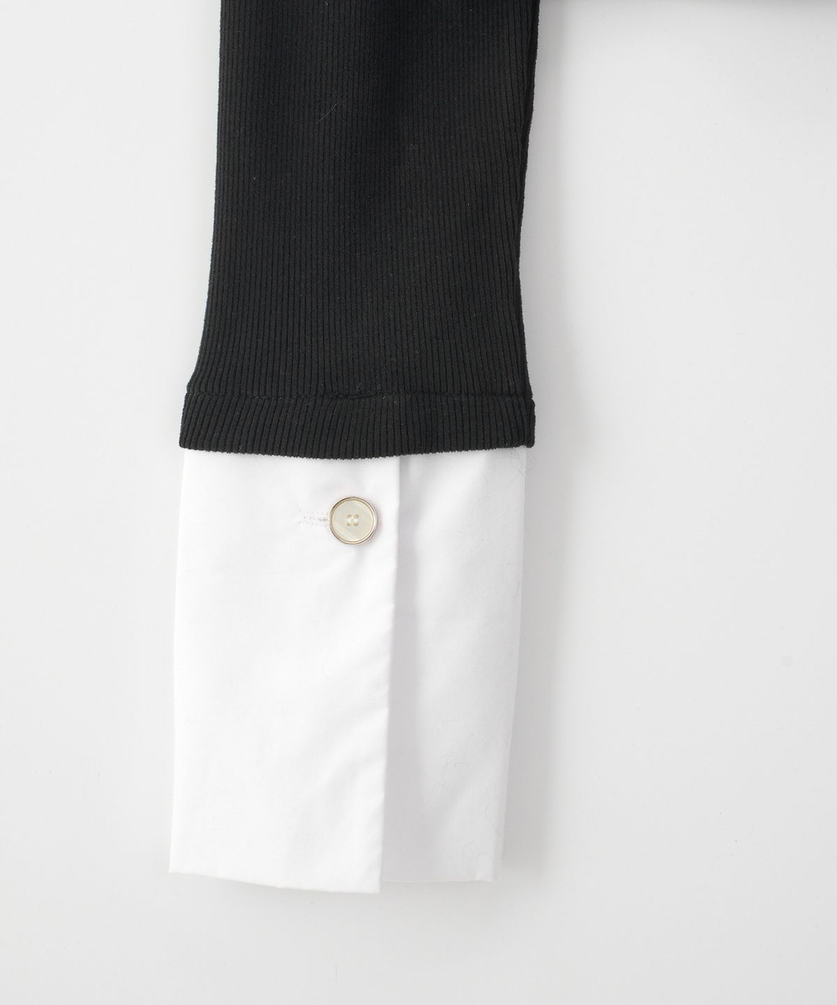 살롱 드 욘(SALON DE YOHN) Cuffs Collar Cardigan_ Black