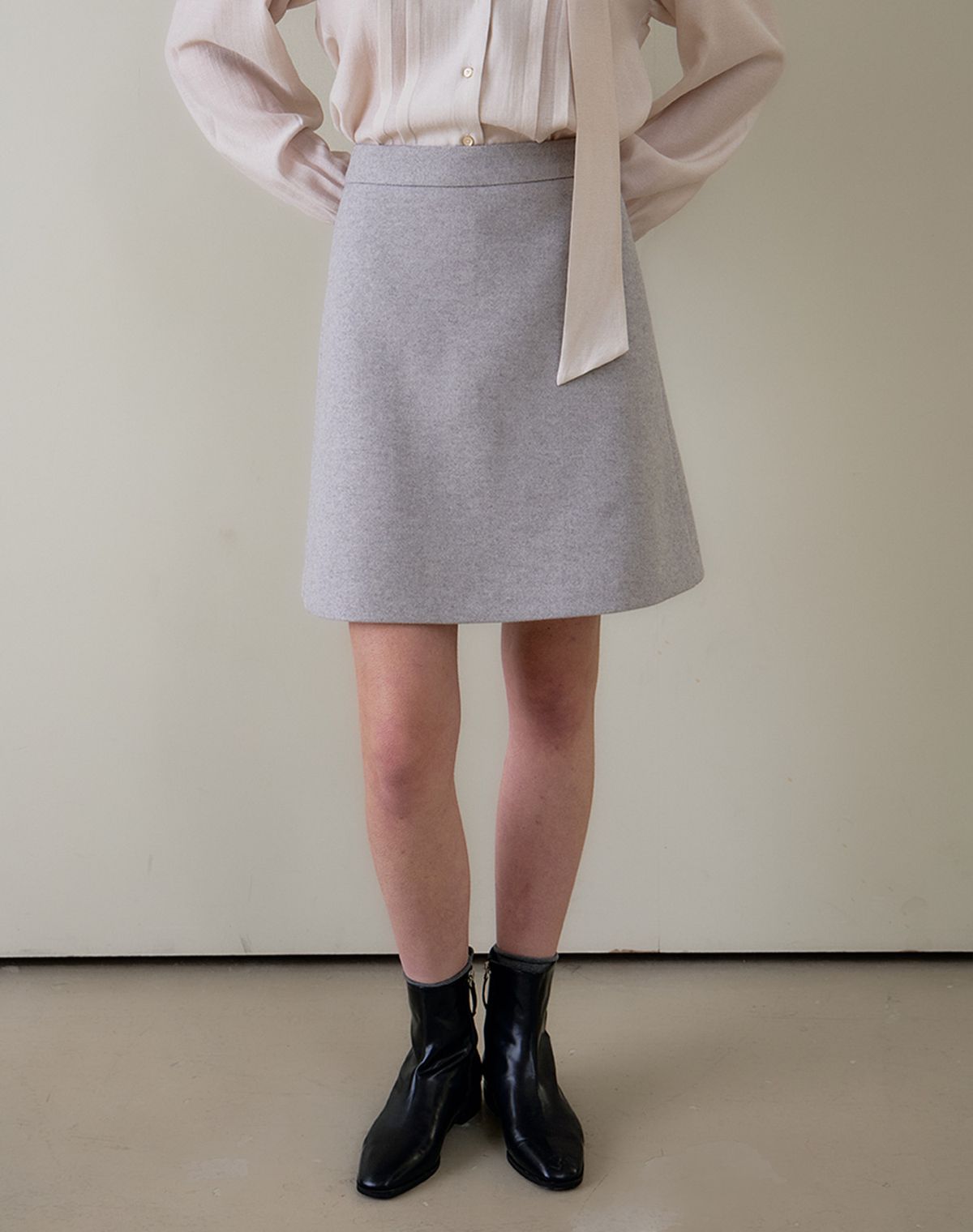 지에마르(GIEMAR) MIDIUM A LINE SKIRT GRAY 미디엄 에이라인 스커트 그레이