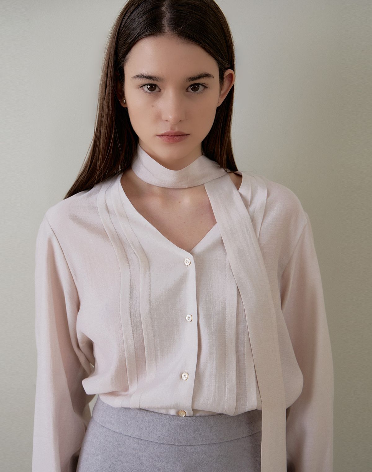 지에마르(GIEMAR) V NECK SCARF BLOUSE PINK   브이넥 스카프 블라우스 핑크