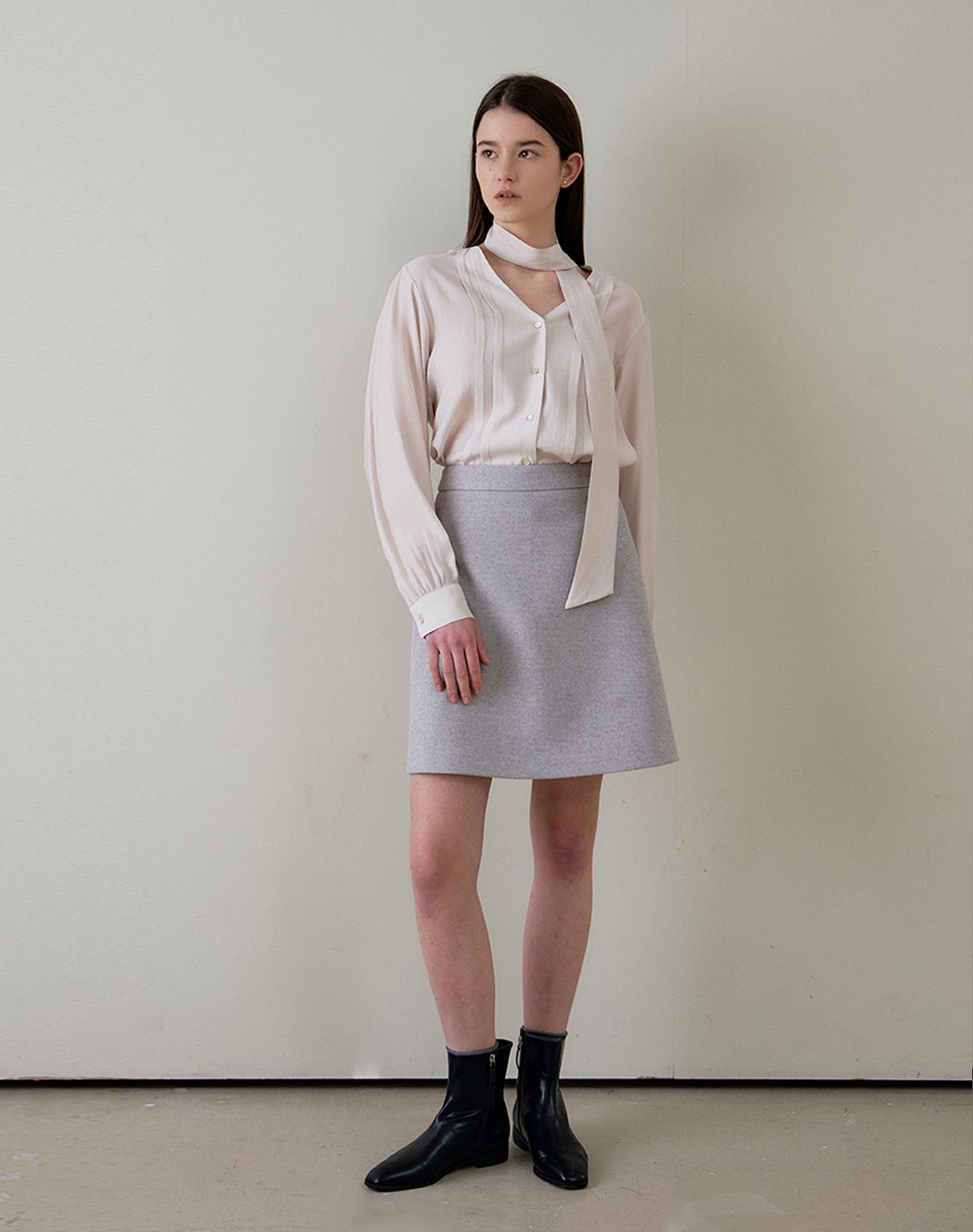지에마르(GIEMAR) V NECK SCARF BLOUSE PINK   브이넥 스카프 블라우스 핑크