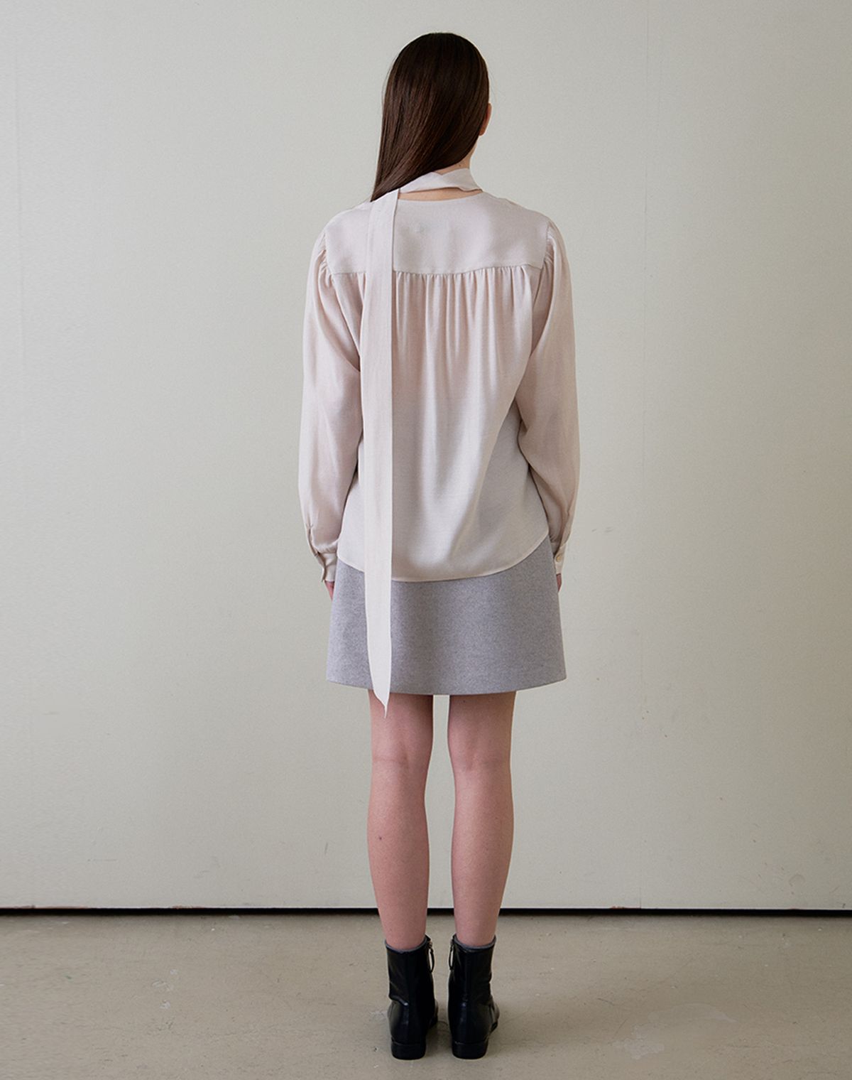 지에마르(GIEMAR) V NECK SCARF BLOUSE PINK   브이넥 스카프 블라우스 핑크