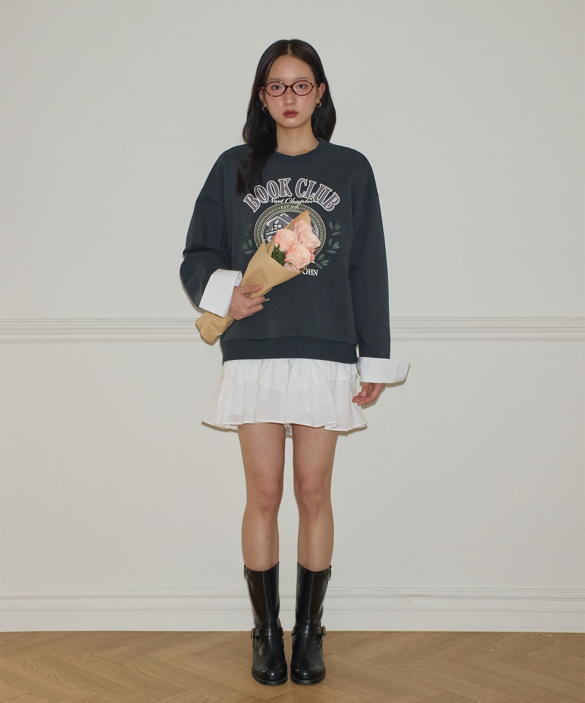 살롱 드 욘(SALON DE YOHN) Logo Book Club Cuffs Sweatshirt_ Charcoal