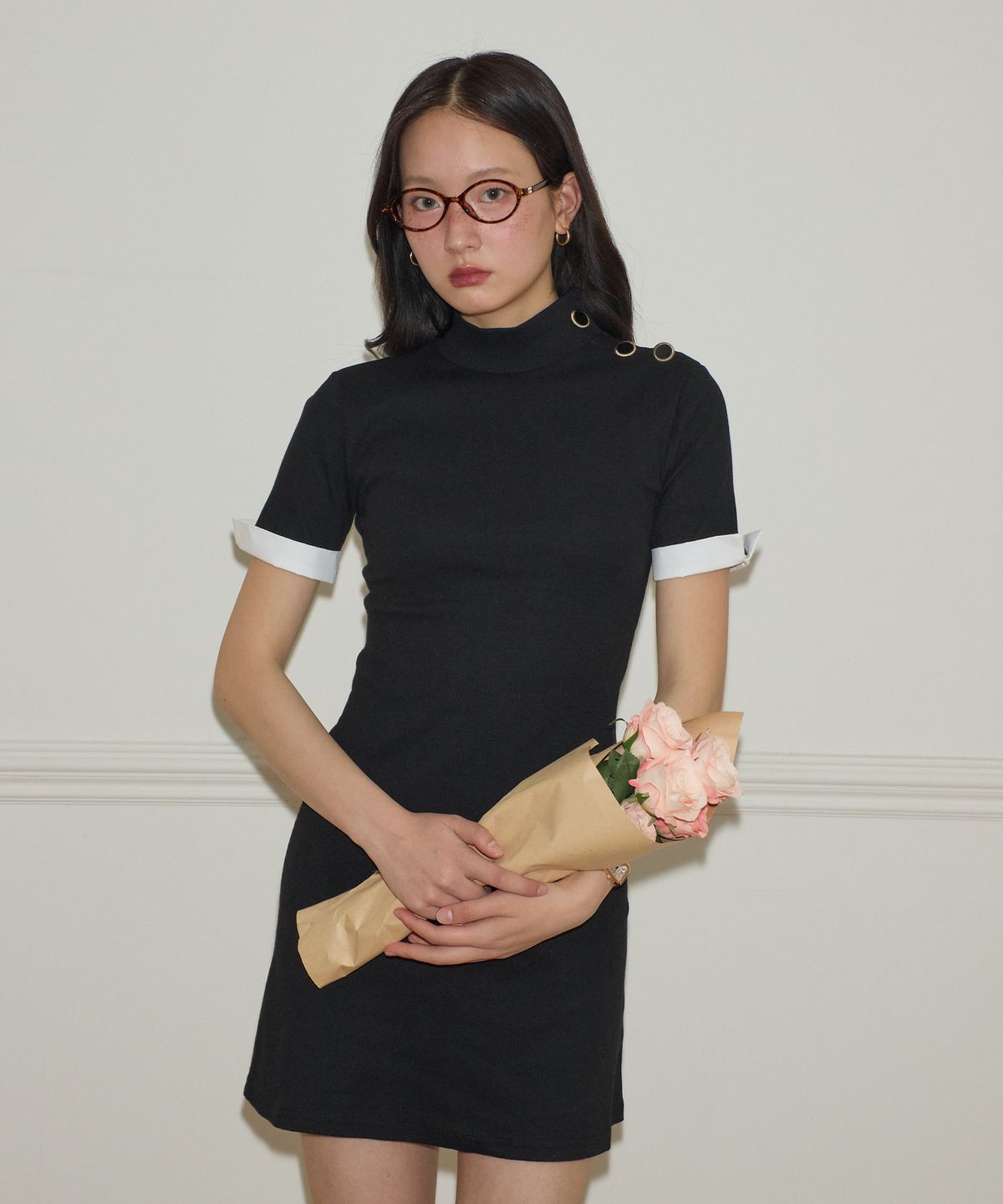 살롱 드 욘(SALON DE YOHN) Button Point Short Sleeve Mini Dress_ Black