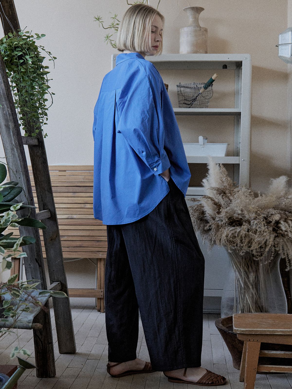 아방(AVANT-G) Round Sleeve Overfit Shirt - BLUE
