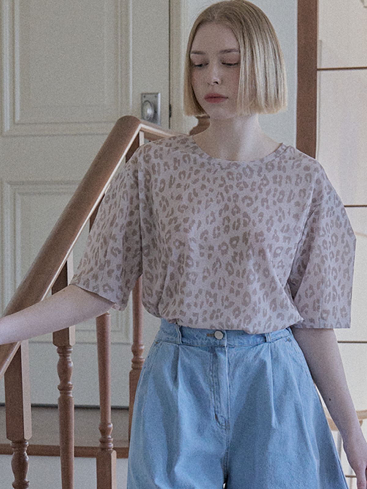 아방(AVANT-G) Leopard Short Sleeve T-Shirt - BEIGE
