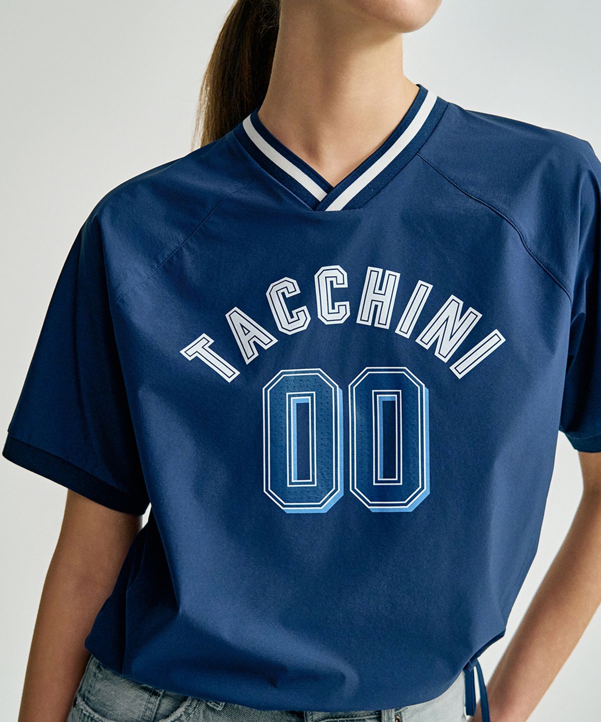 세르지오 타키니(SERGIO TACCHINI) W 컴포트쿨 경량 브이넥 우븐 반팔 티셔츠 (Navy)