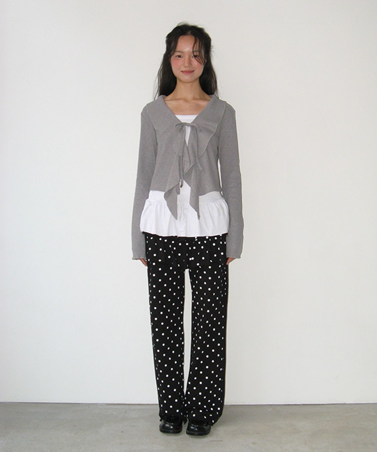 론론(RONRON) PENDANT SAILOR FRILL EYELET CARDIGAN GREY
