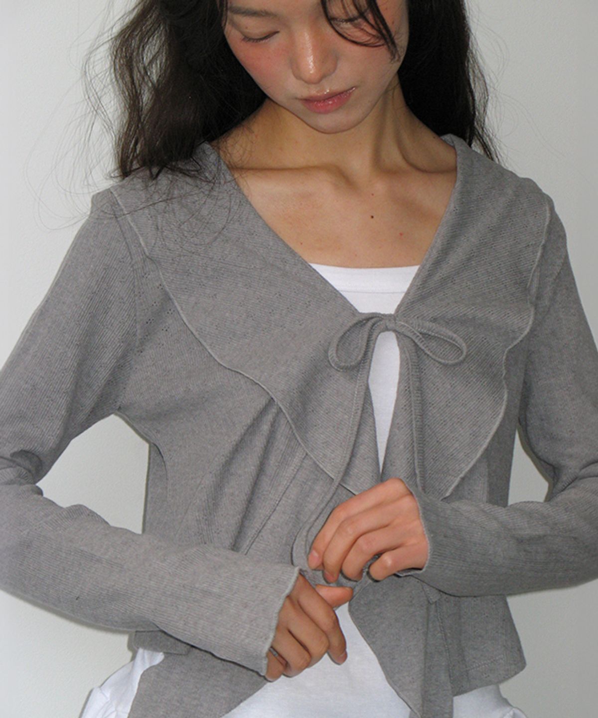 론론(RONRON) PENDANT SAILOR FRILL EYELET CARDIGAN GREY
