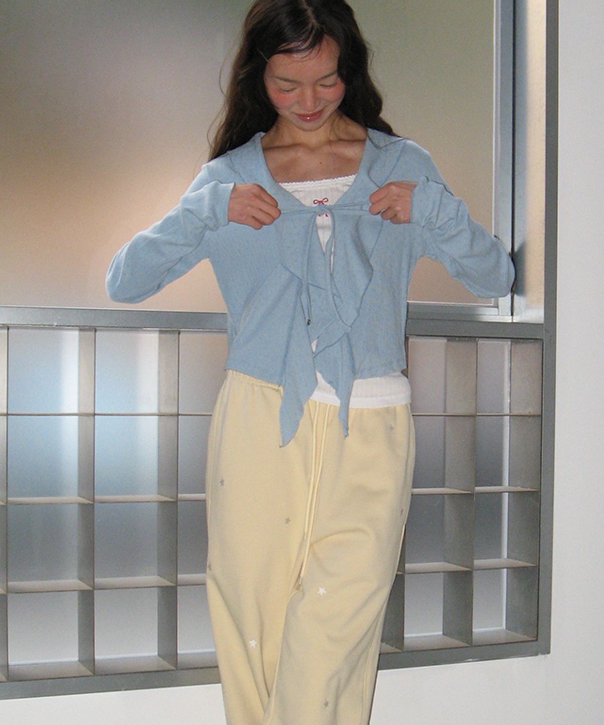 론론(RONRON) PENDANT SAILOR FRILL EYELET CARDIGAN SOFT BLUE