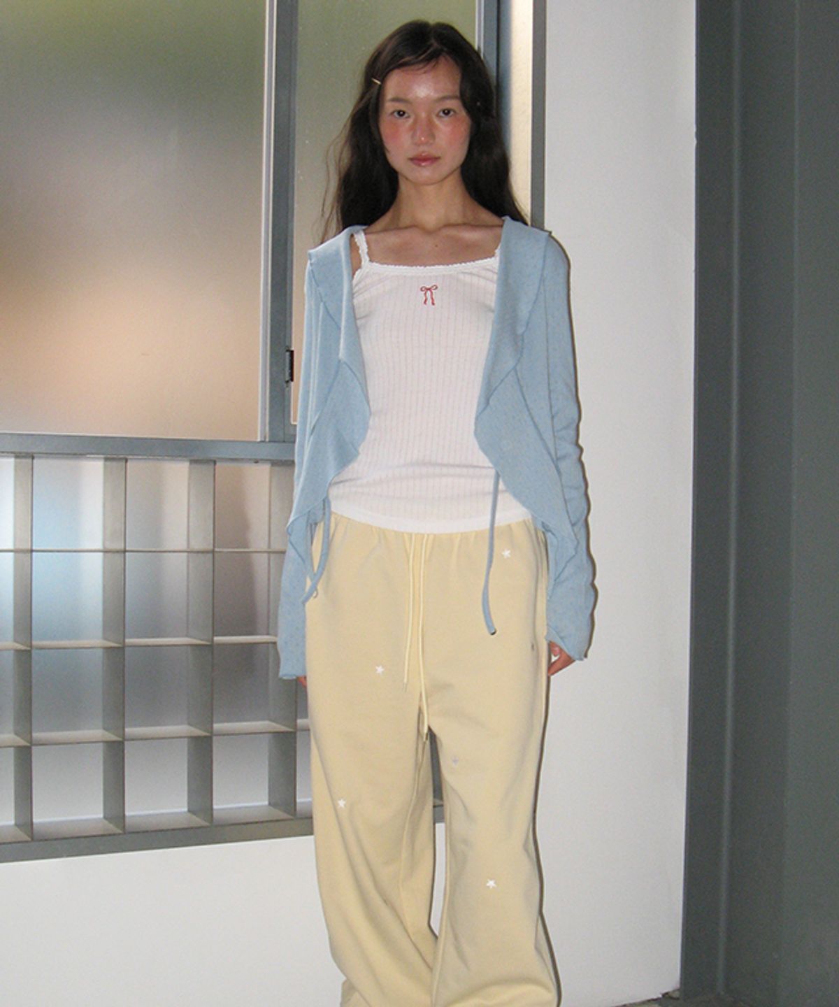 론론(RONRON) PENDANT SAILOR FRILL EYELET CARDIGAN SOFT BLUE